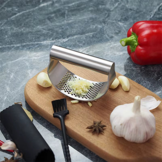 🧄 Multifunktionale Knoblauchpresse aus Edelstahl – Manuell, gebogen & ergonomisch